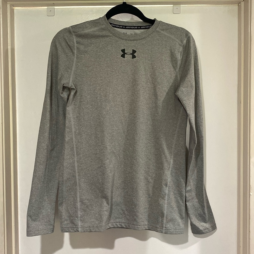 Youth XL Underarmour Cold gear long sleeve
